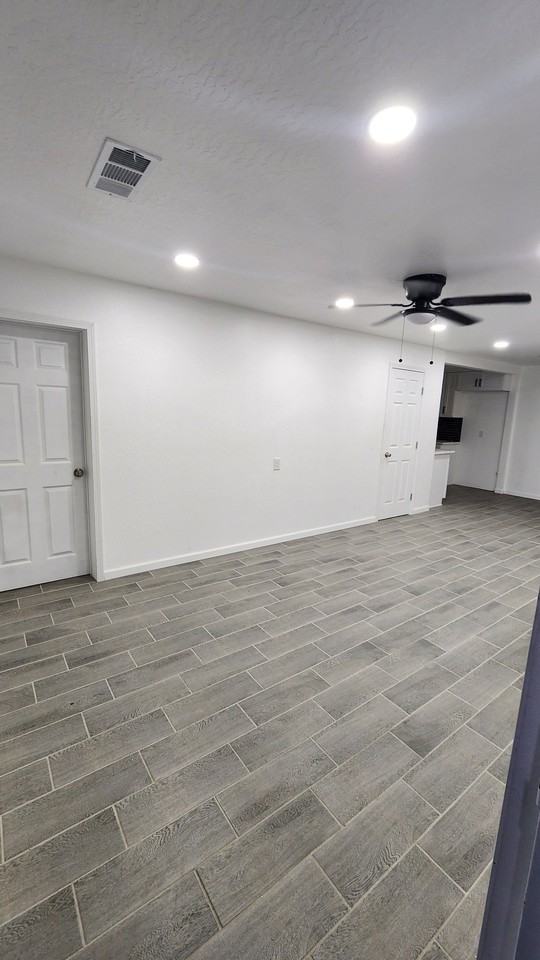 128 S Willow Ave - Photo 3 of 18