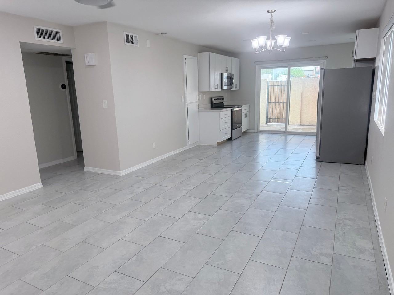 9017 N 52nd Ave - Photo 2 of 14