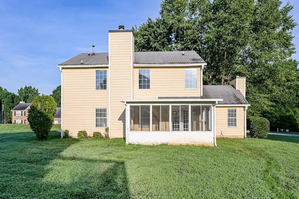 2929 Da Vinci Blvd - Photo 2 of 15