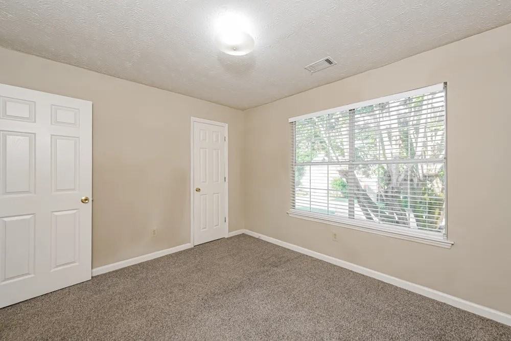 2929 Da Vinci Blvd - Photo 5 of 15