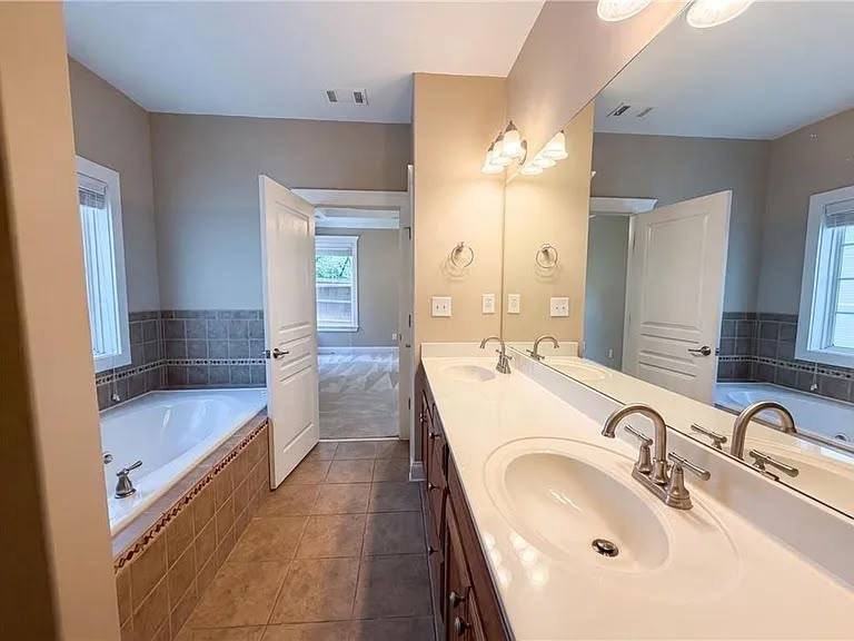 2983 Boulder Walk Ct Se #1 - Photo 6 of 11