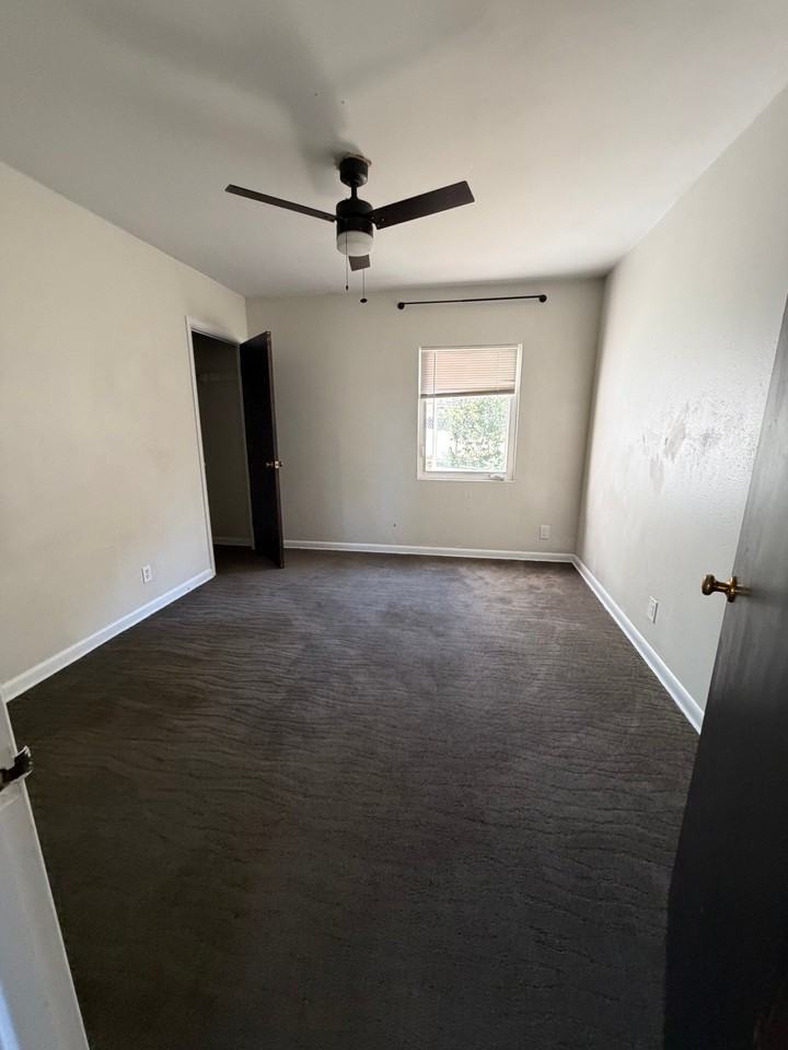 519 W Milwaukee Dr - Photo 4 of 16