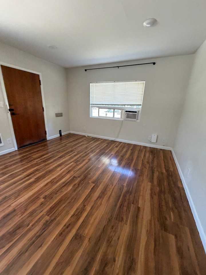 519 W Milwaukee Dr - Photo 7 of 16