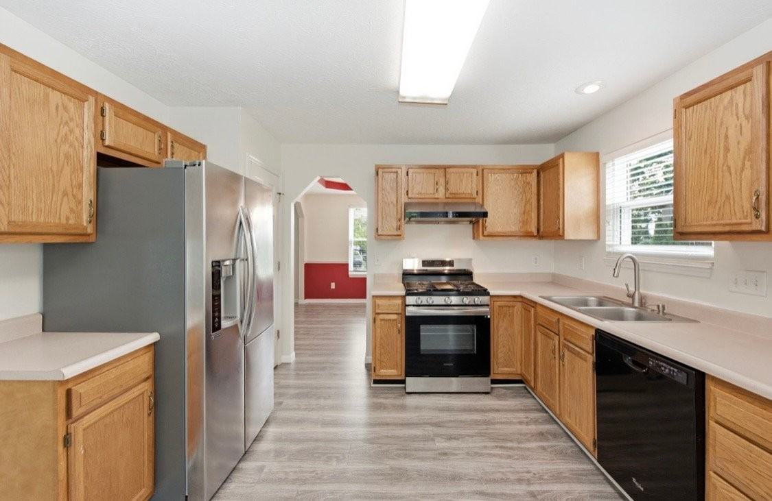 7649 Tollgate Ct - Photo 4 of 20