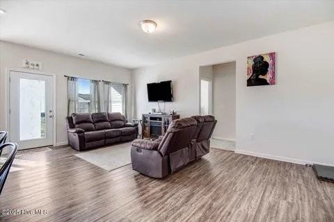 311 Settlers Pointe Dr - Photo 3 of 19