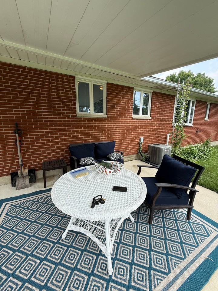 1030 Wenbrook Dr - Photo 4 of 19