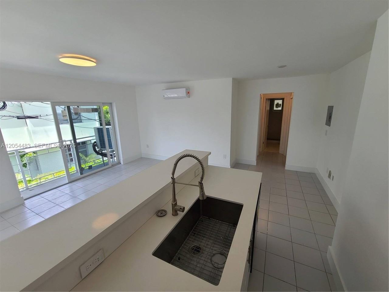 901 10th St #8 - Photo 4 of 13