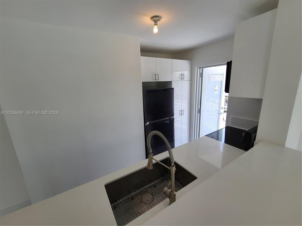 901 10th St #8 - Photo 5 of 13