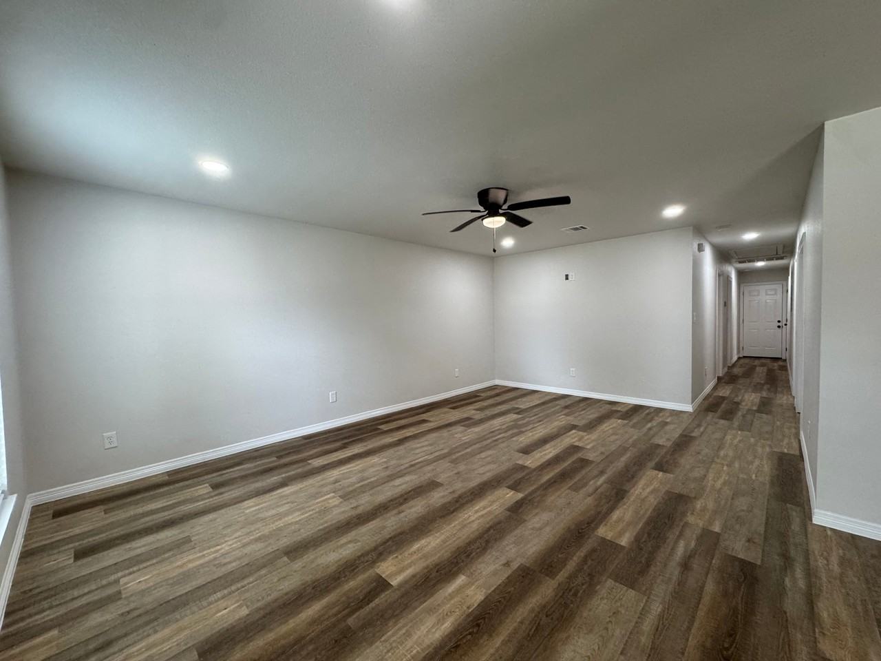 908 S 10th St - Photo 4 of 17