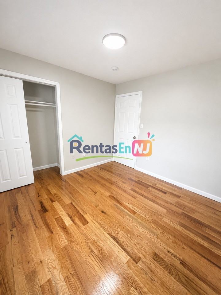 509 S 19th St #1 - Photo 4 of 9