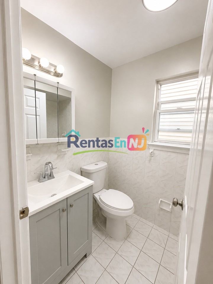 509 S 19th St #1 - Photo 6 of 9