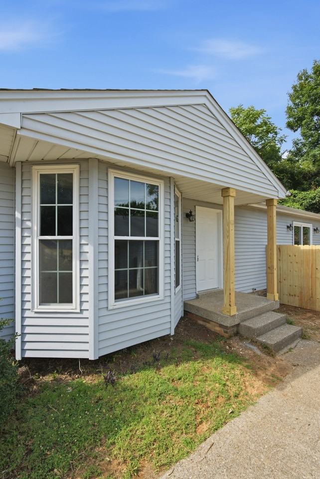 944 Patio Dr - Photo 3 of 12