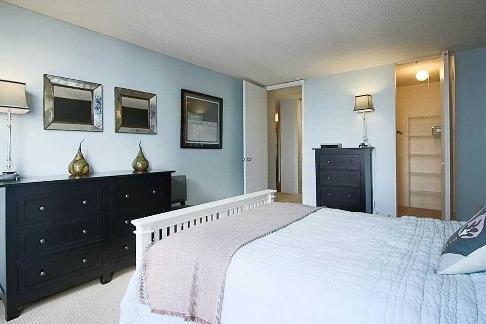 239 E Wacker Dr - Photo 7 of 14