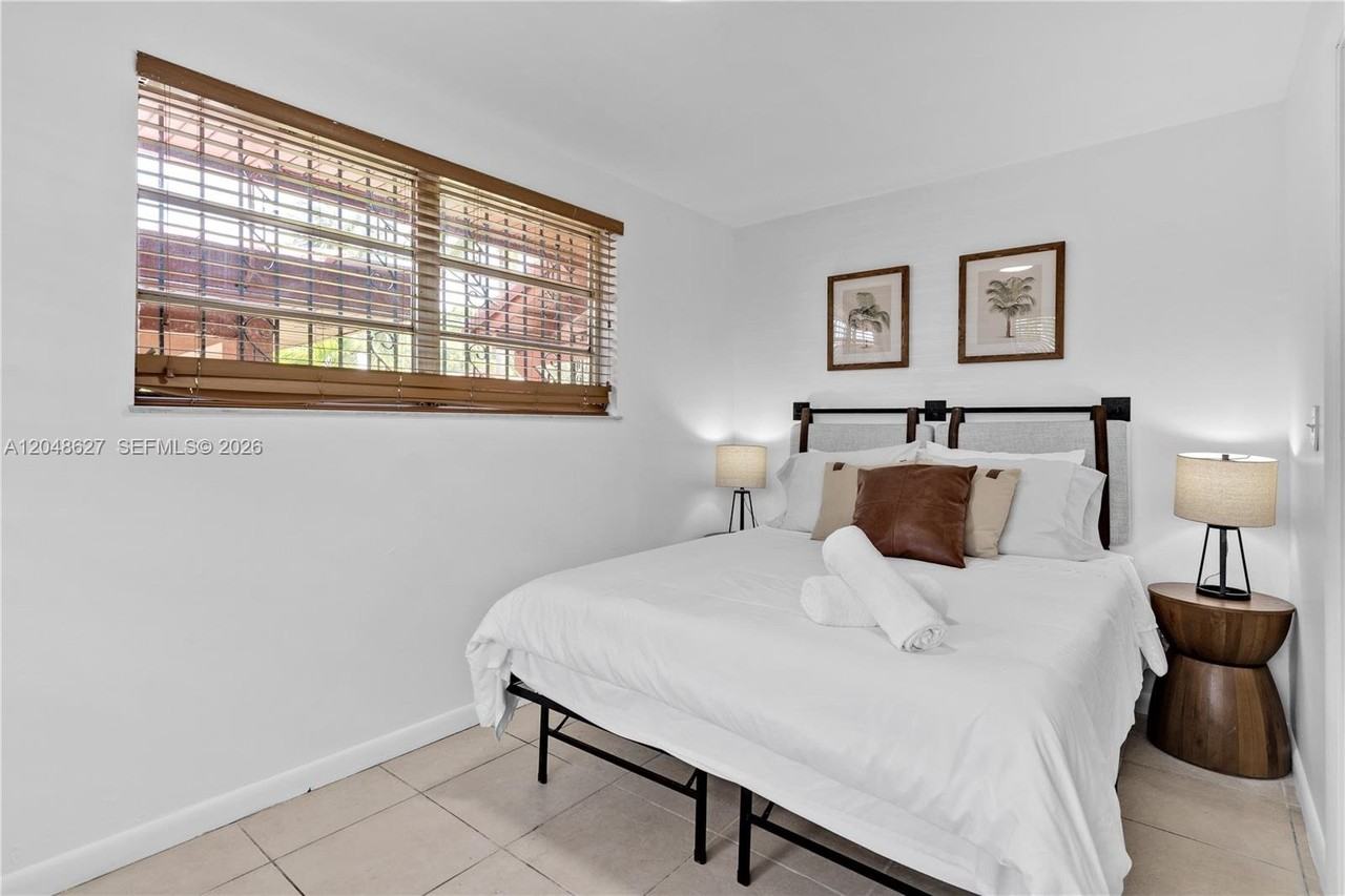 1841 Sw 29th Ave #B - Photo 7 of 7
