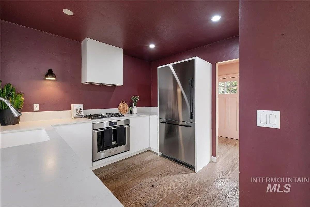 1424 Arlington Ave - Photo 5 of 13