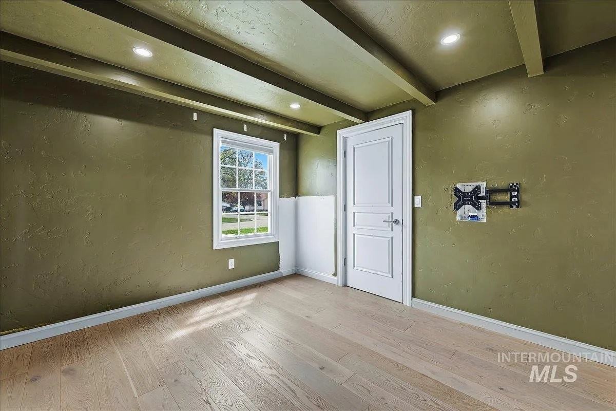 1424 Arlington Ave - Photo 6 of 13
