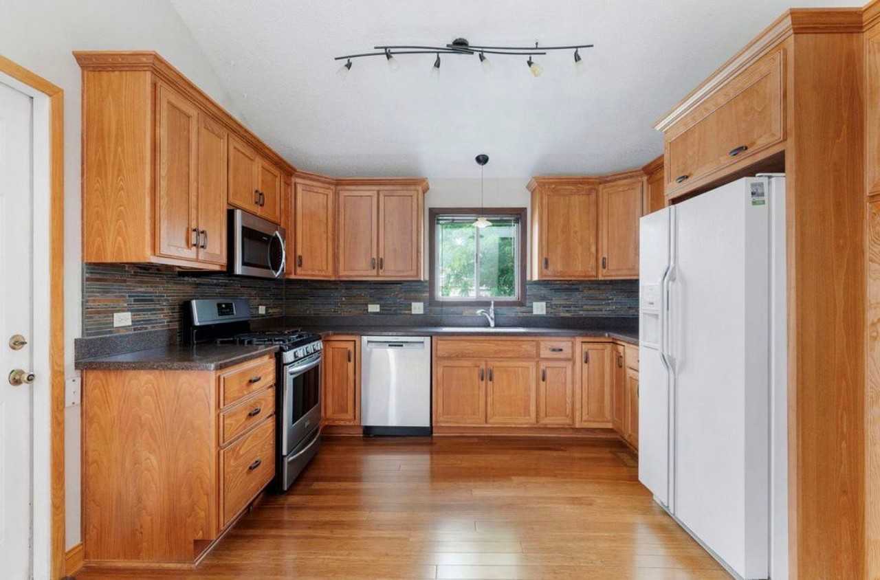 1867 S Lincoln St - Photo 3 of 15
