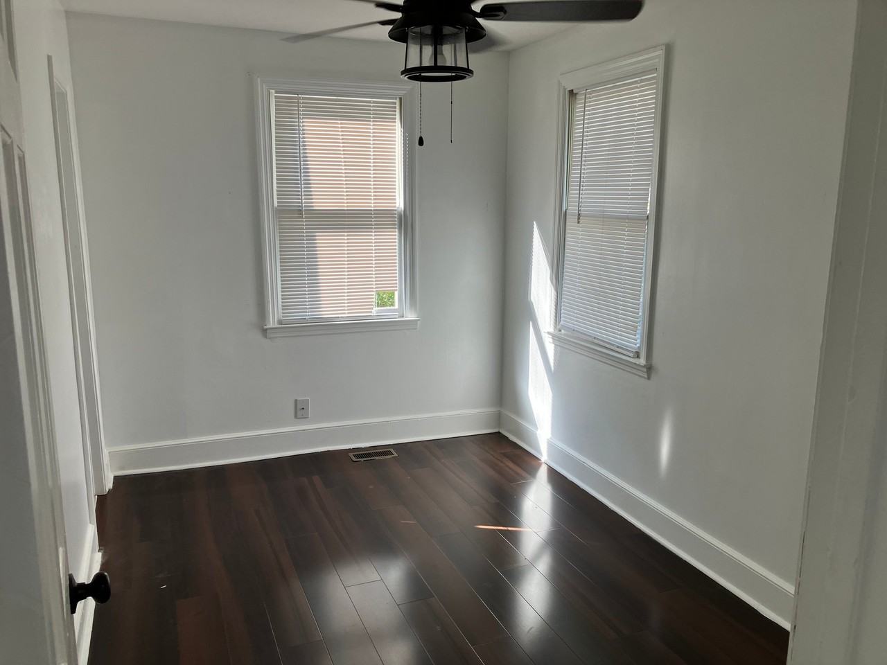 203 Branham St - Photo 4 of 20