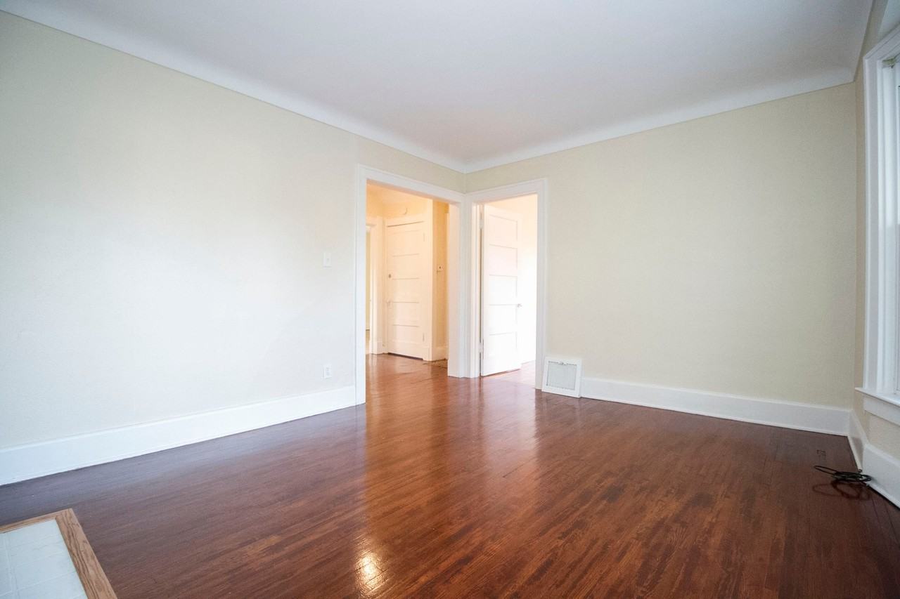 149 University Blvd Lowr - Photo 5 of 17