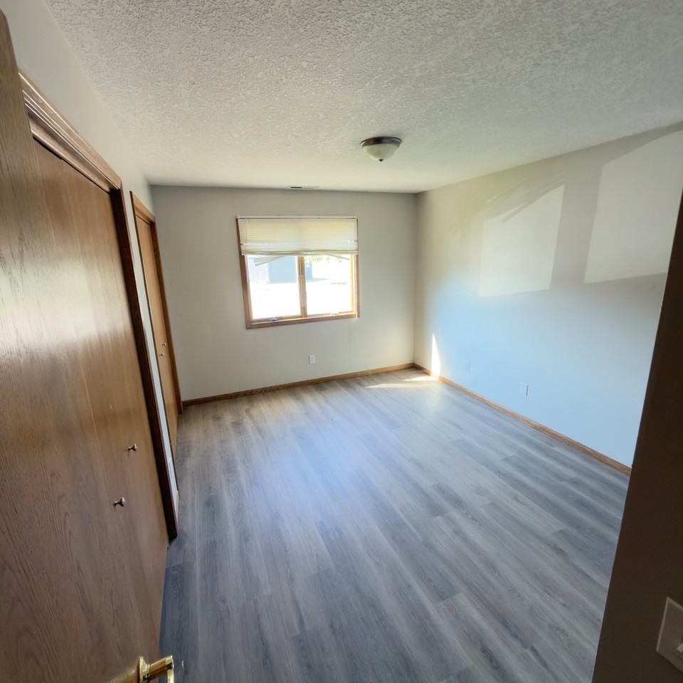 703 11th Avenue B Ct #3 - Photo 4 of 14