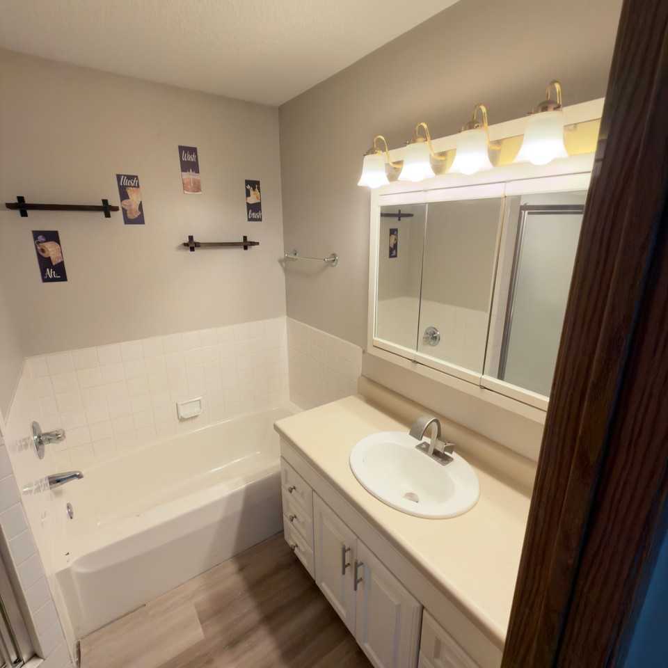 703 11th Avenue B Ct #3 - Photo 7 of 14