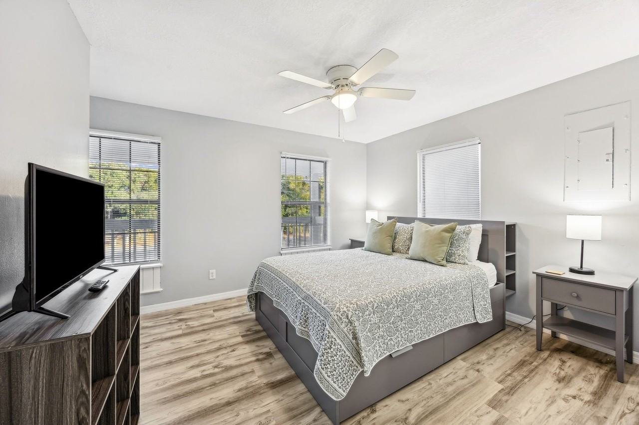 2441 1st Ave - Photo 5 of 15