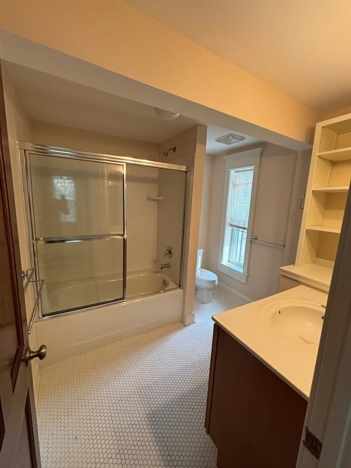 200 S Maple Ave #4 - Photo 3 of 5