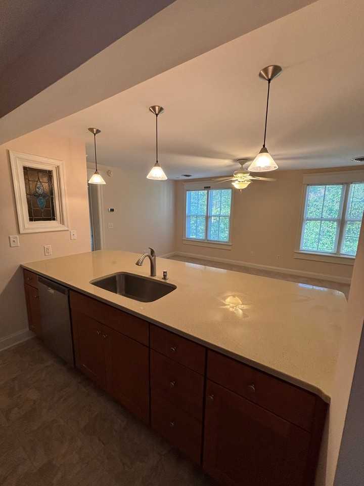 200 S Maple Ave #4 - Photo 4 of 5