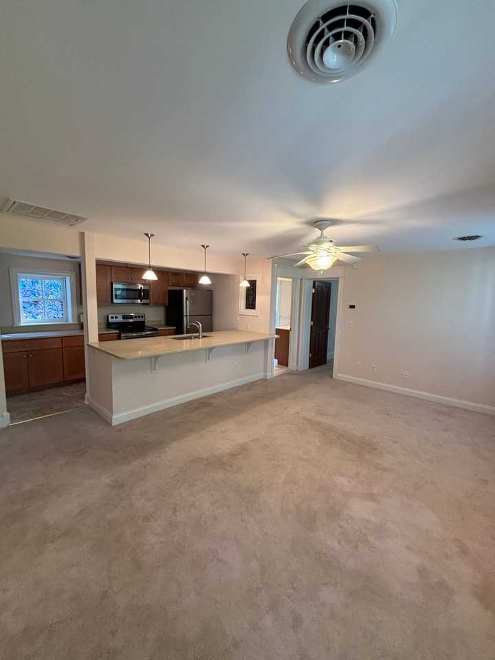200 S Maple Ave #4 - Photo 5 of 5
