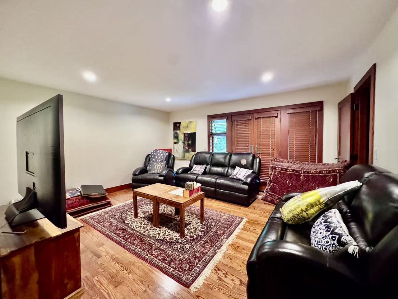 2938 Mathers Avenue - Photo 5 of 19