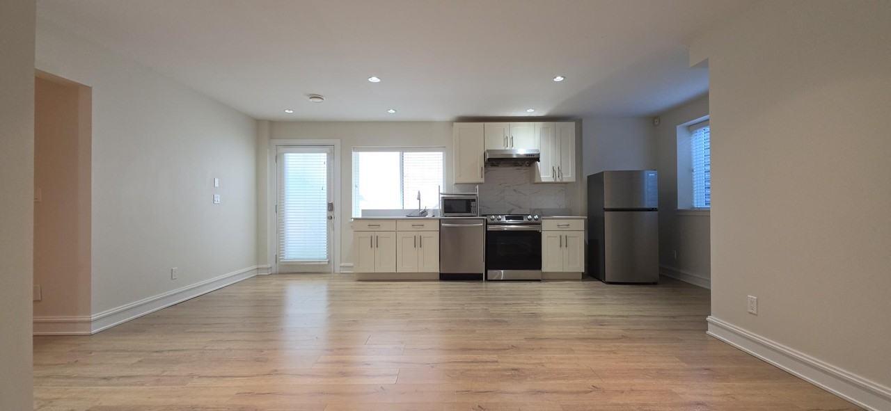 12973 15A Avenue - Photo 2