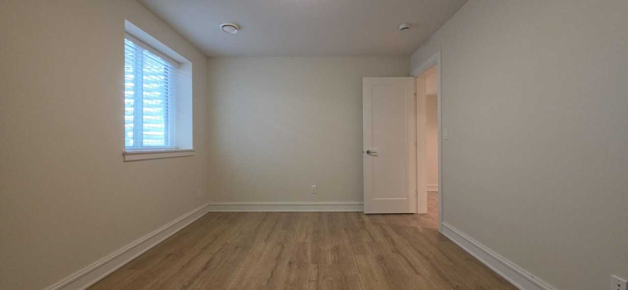 12973 15A Avenue - Photo 4