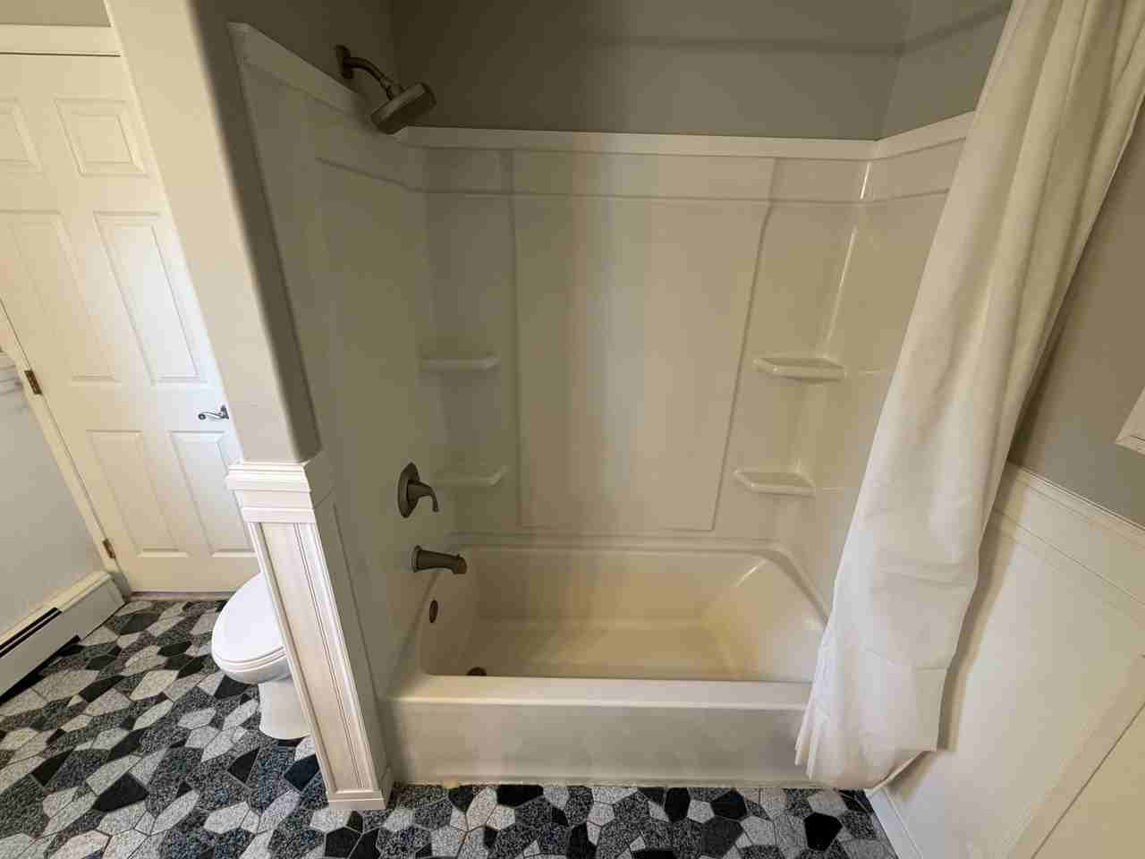 154 Adams Street East - Photo 4 of 6