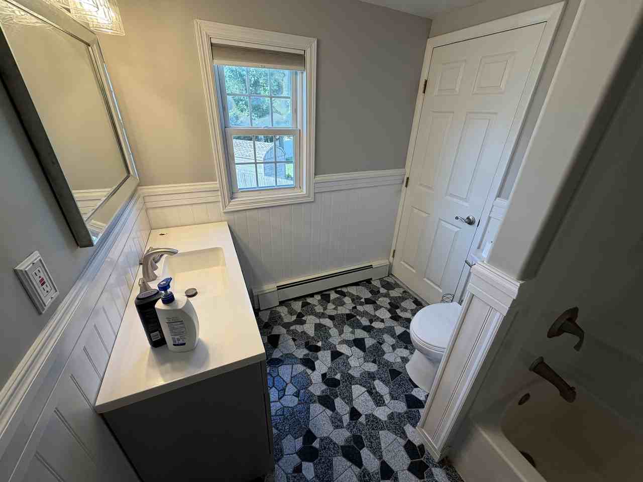 154 Adams Street East - Photo 5 of 6