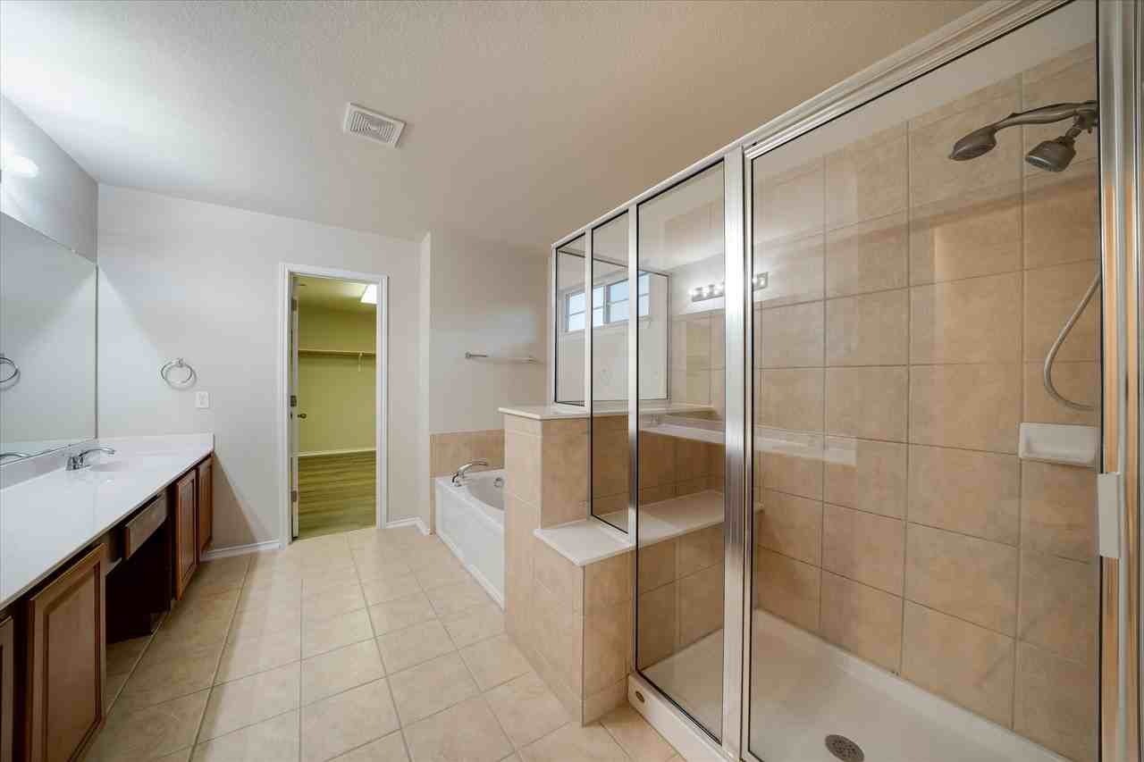 185 Hometown Pkwy #NA - Photo 2 of 20