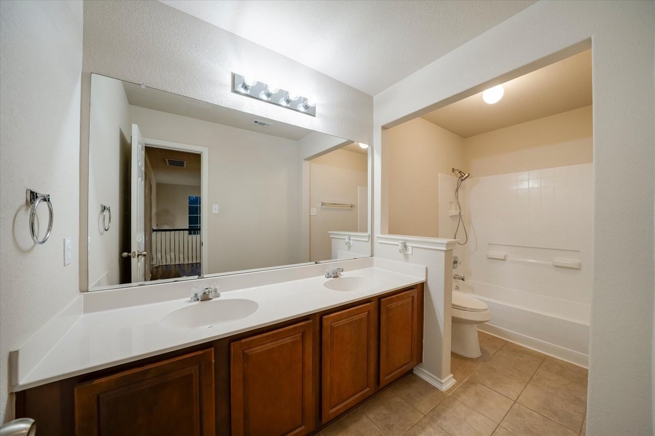 185 Hometown Pkwy #NA - Photo 4 of 20