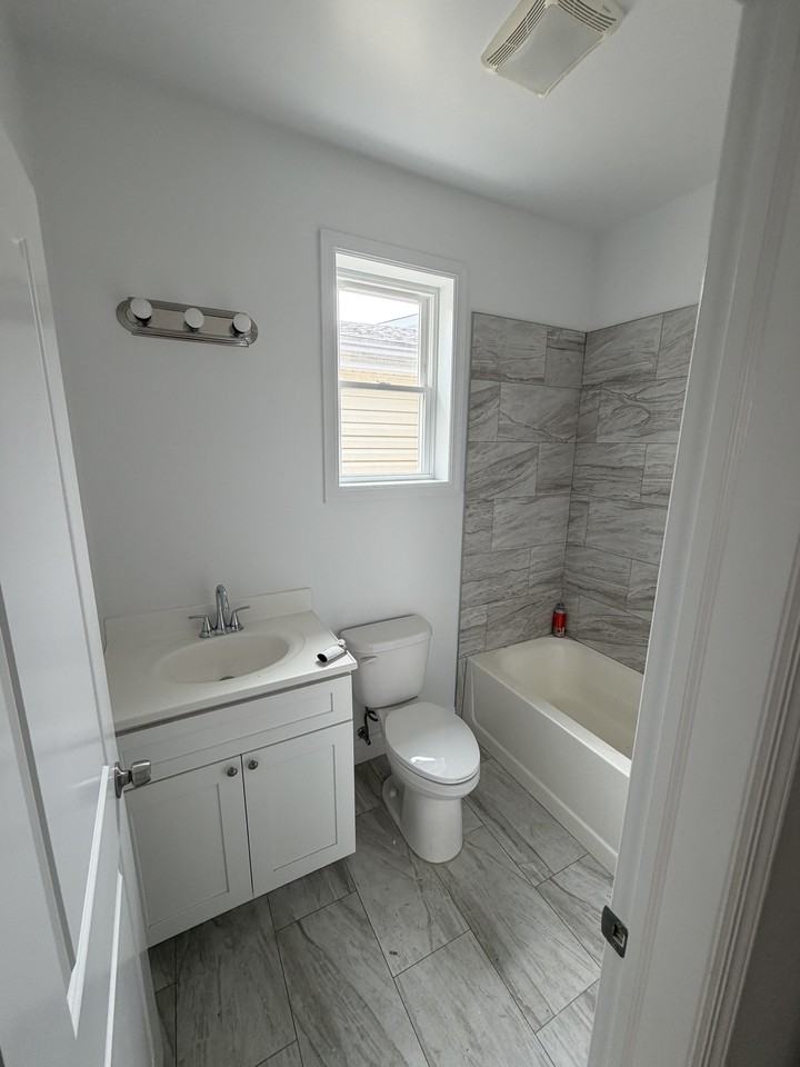 491 Summer St #2 - Photo 7 of 8