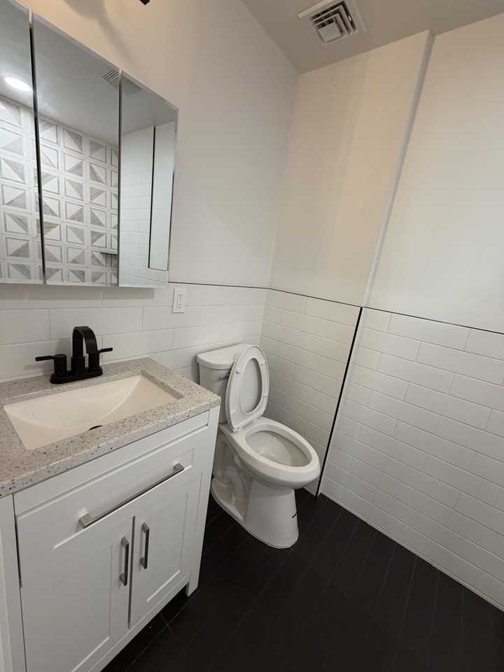 1058 E 25th St #2 - Photo 7 of 8