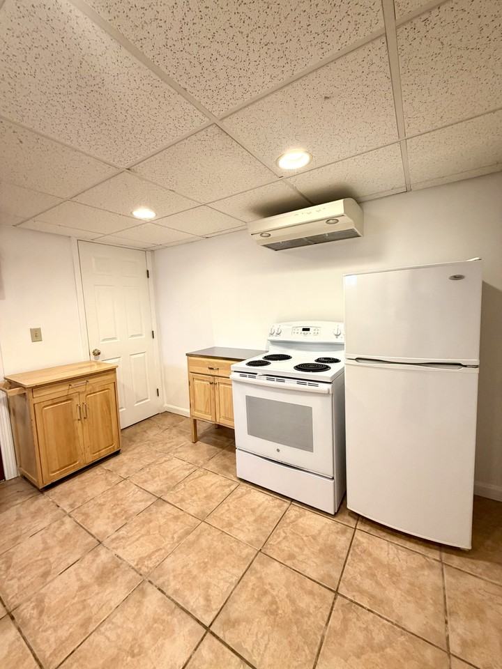 13 Bowdoin Rd #1 - Photo 6 of 14