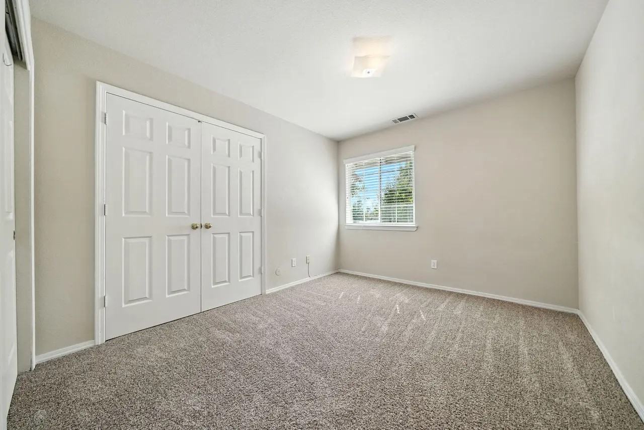 843 Montcrest Dr #NA - Photo 6 of 12