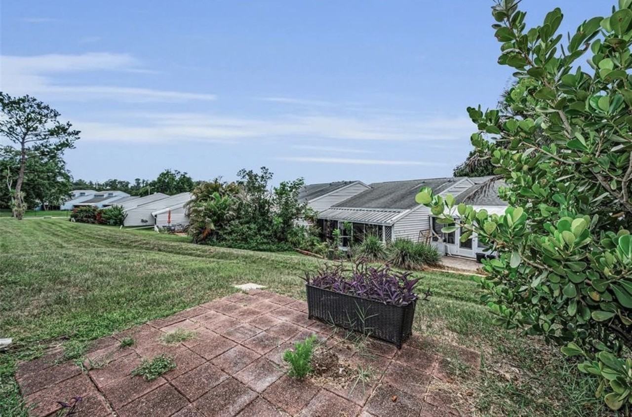 2263 Bancroft Cir N #B - Photo 3 of 18