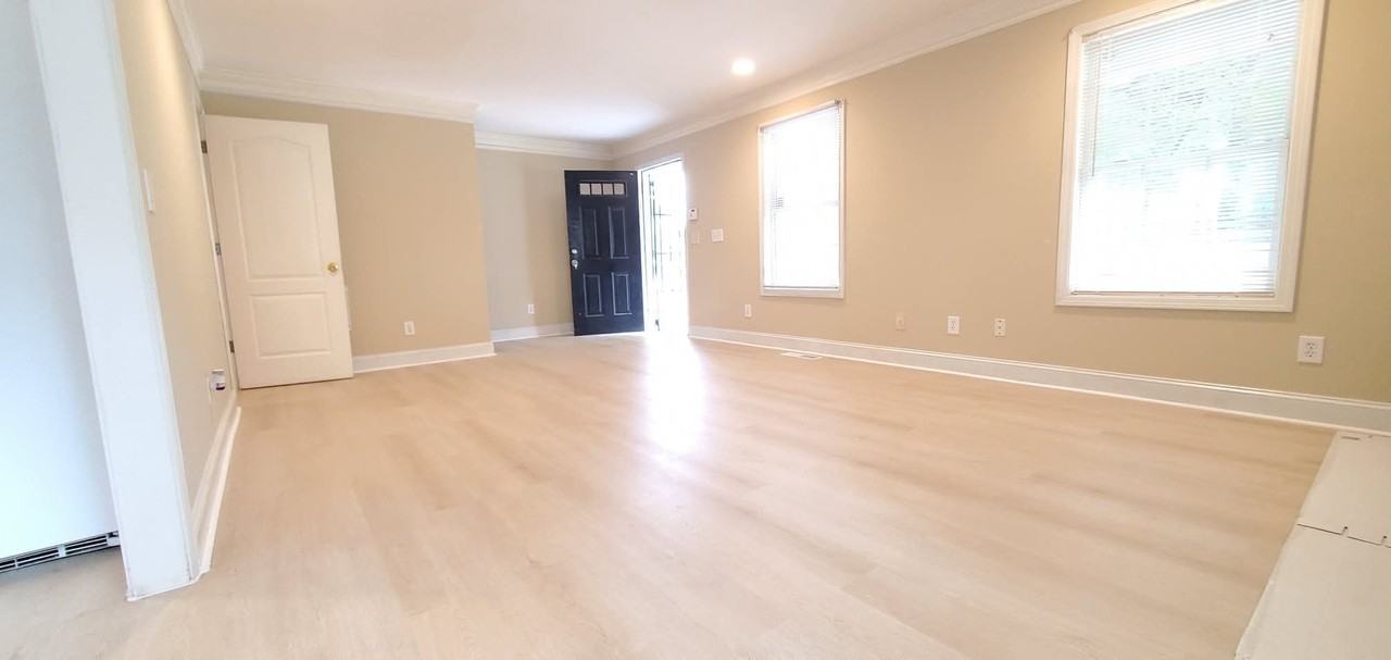 1456 Kennesaw Dr Nw #NA - Photo 2 of 8