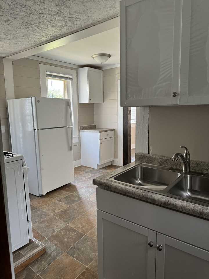 672 N Jefferson St #NA - Photo 4 of 6