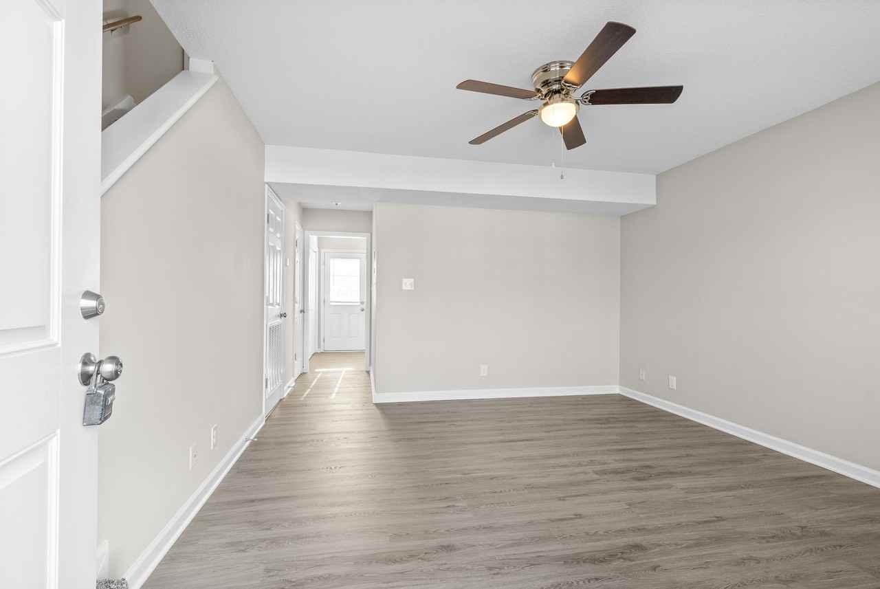 1880 Waters Edge Dr #D - Photo 3 of 19