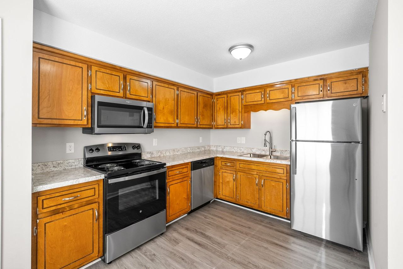 1880 Waters Edge Dr #D - Photo 7 of 19