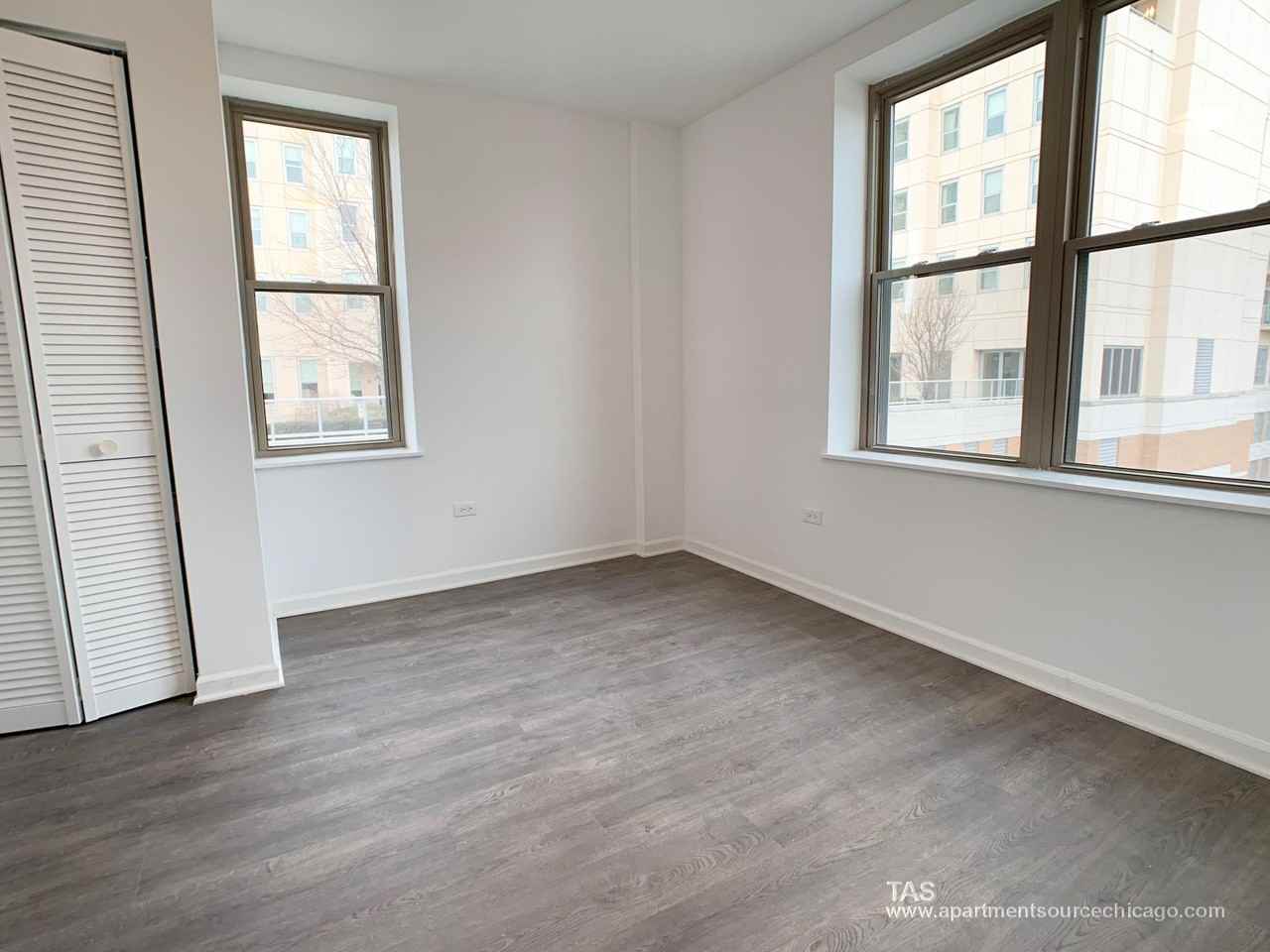 938 W Winona St #3 - Photo 3 of 14