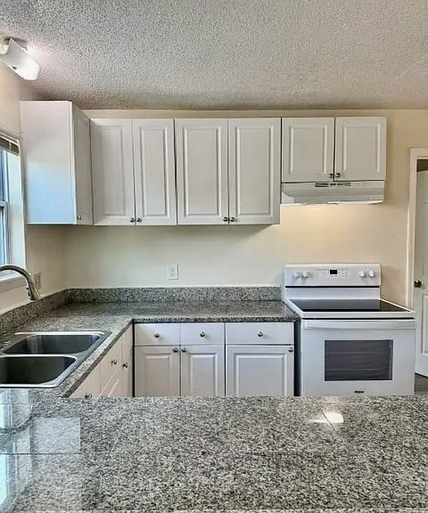 208 9th St - Photo 2 of 13