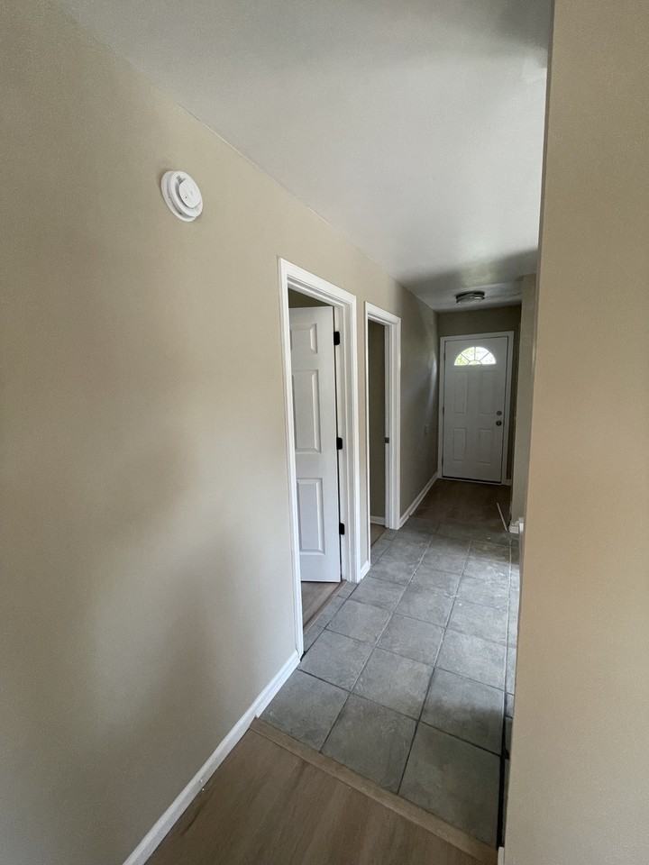 521 Swann St #NA - Photo 6 of 14