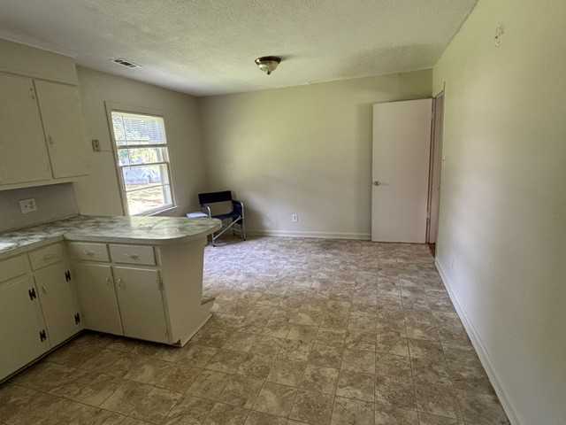 108 E 9th St #108 - Photo 2 of 6