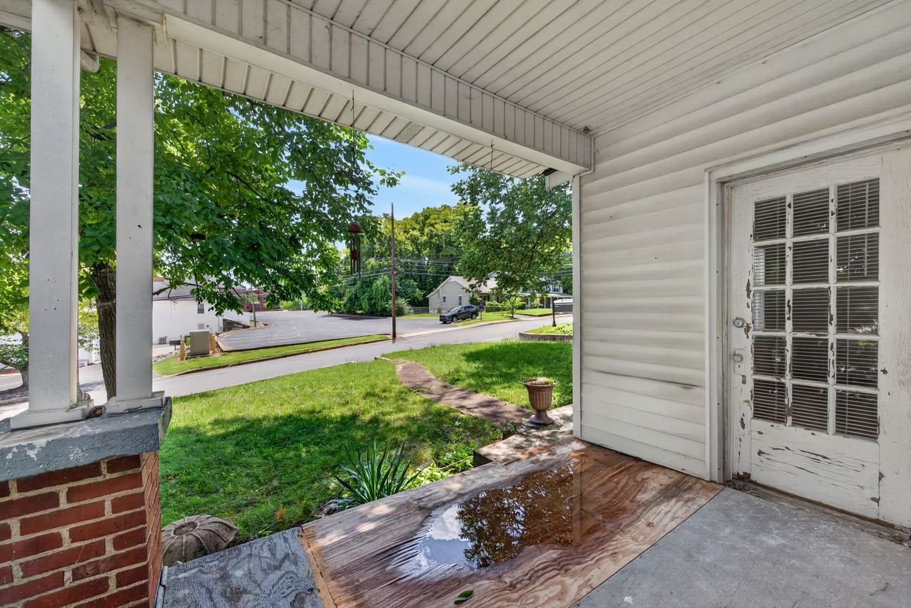251 Forbes Ave - Photo 4 of 28